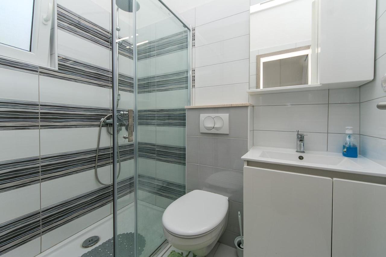 Apartments By The Sea Brist, Makarska - 15714 Podaca Ngoại thất bức ảnh