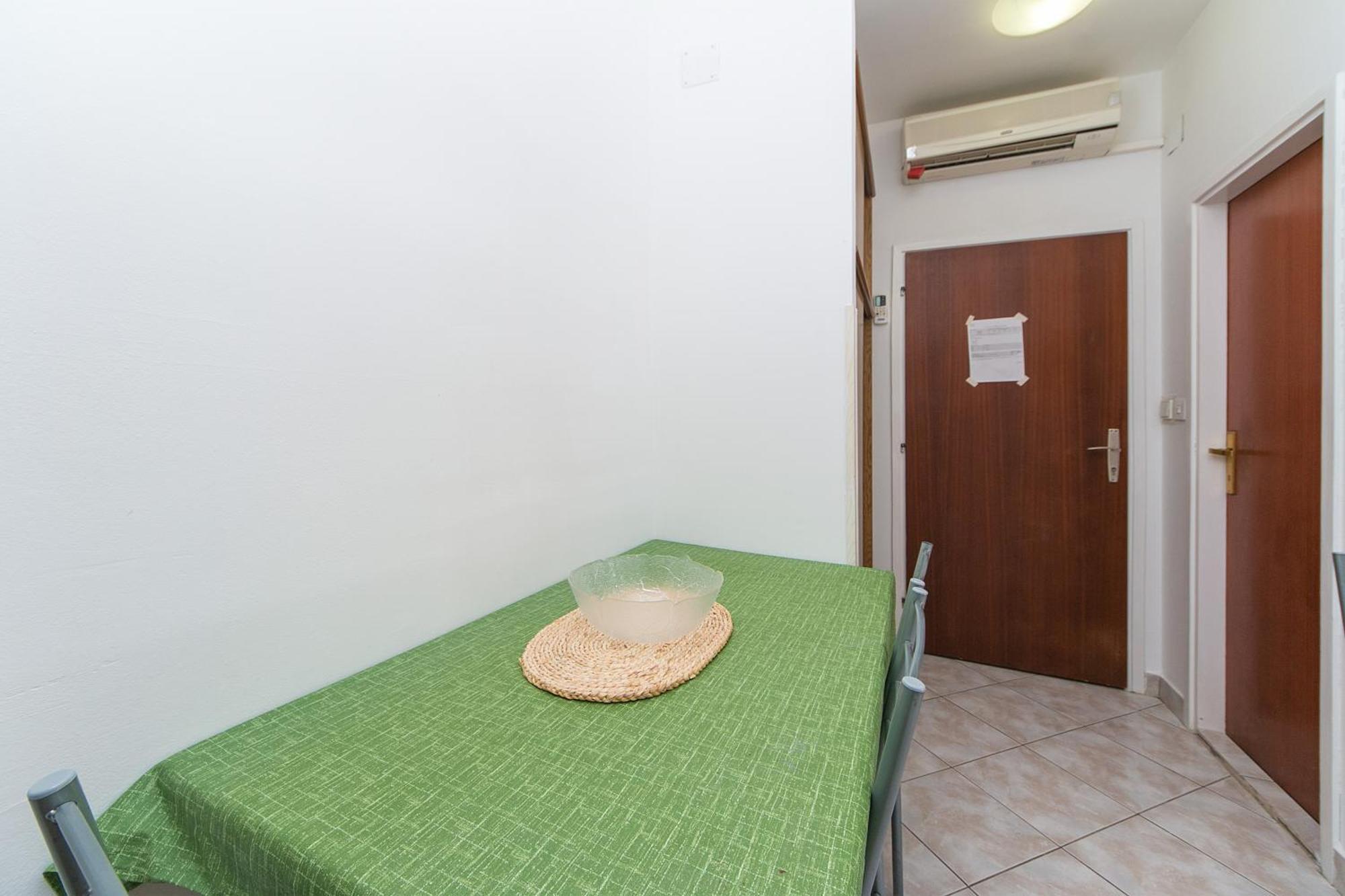 Apartments By The Sea Brist, Makarska - 15714 Podaca Phòng bức ảnh