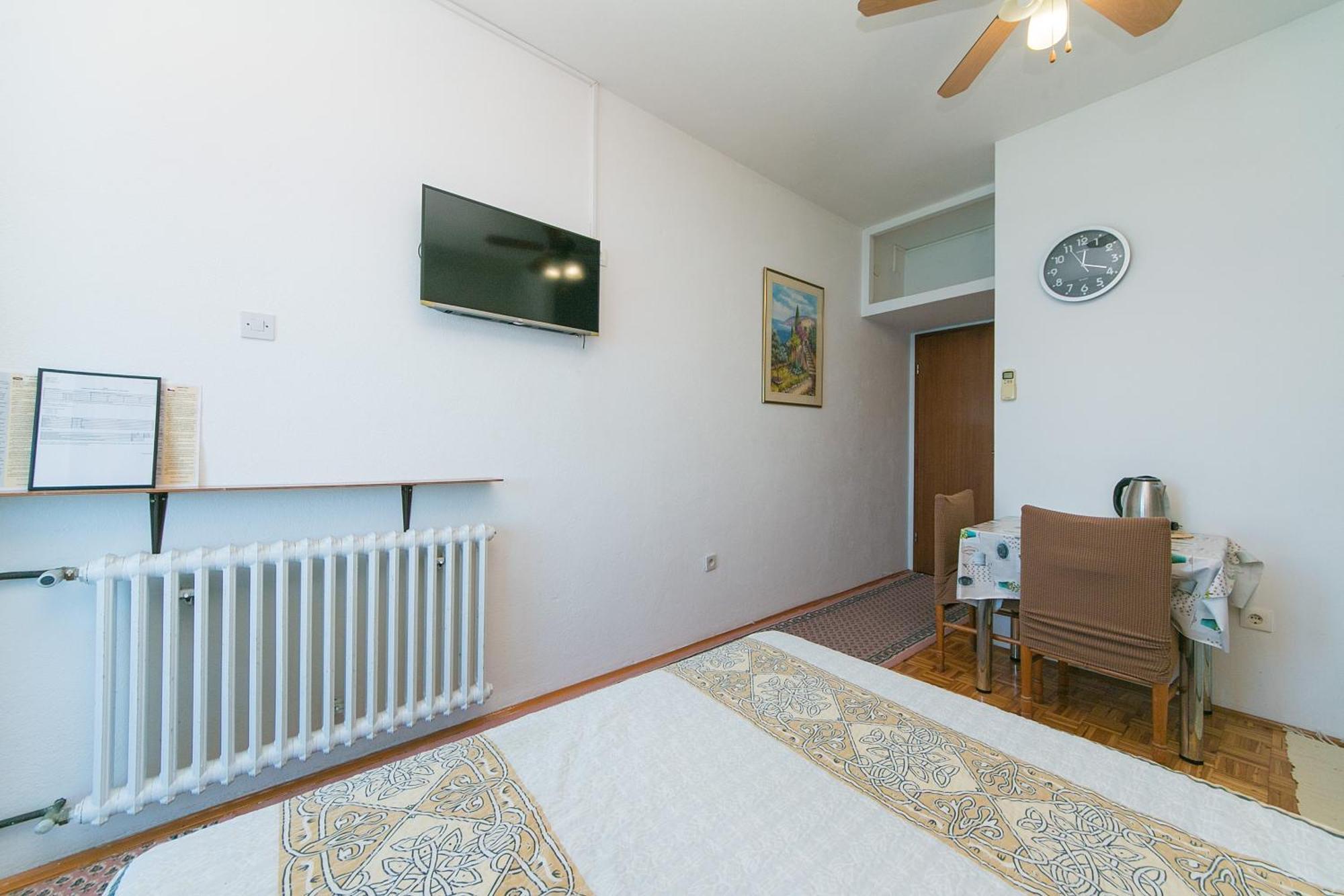 Apartments By The Sea Brist, Makarska - 15714 Podaca Phòng bức ảnh