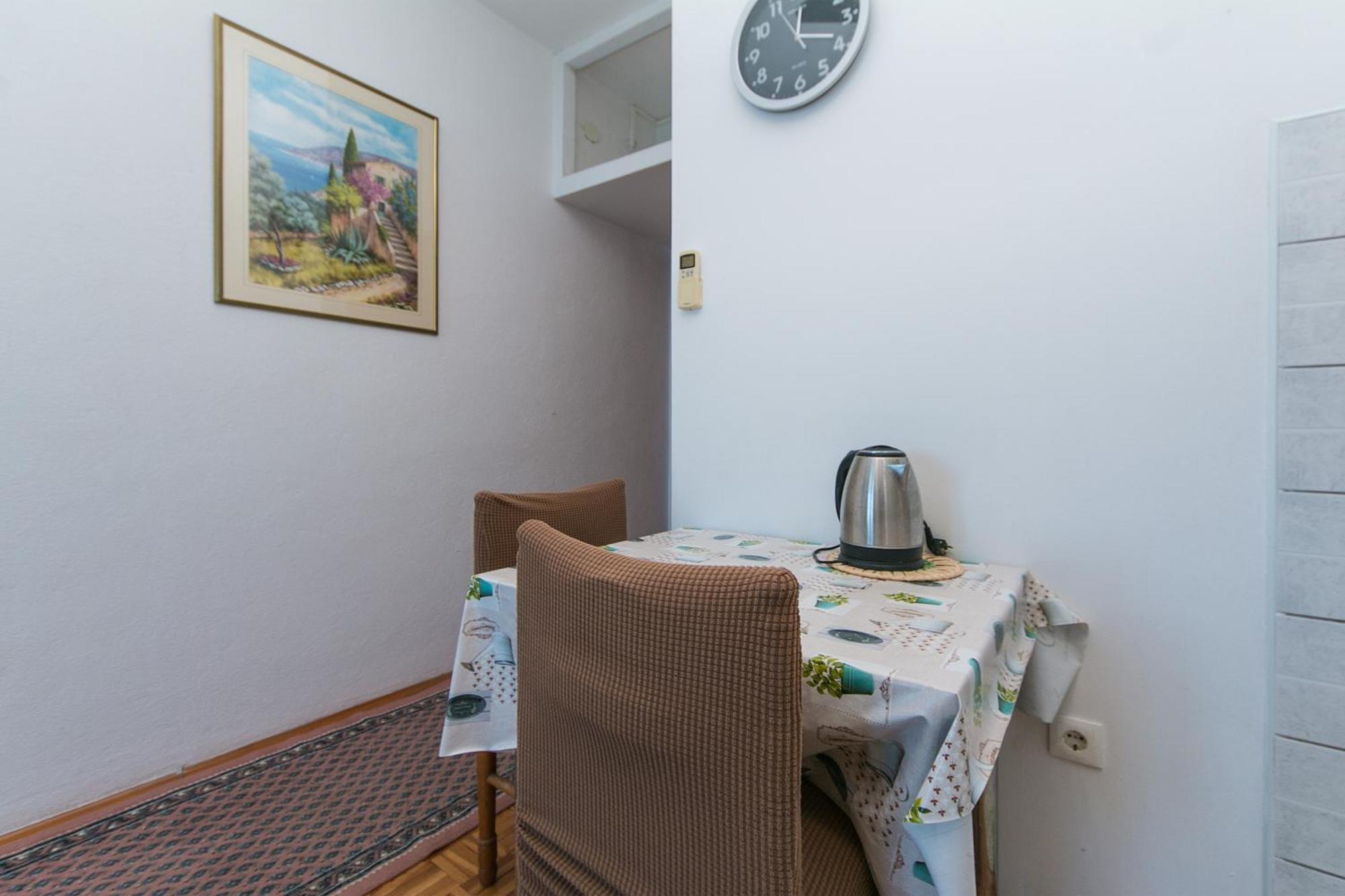 Apartments By The Sea Brist, Makarska - 15714 Podaca Phòng bức ảnh