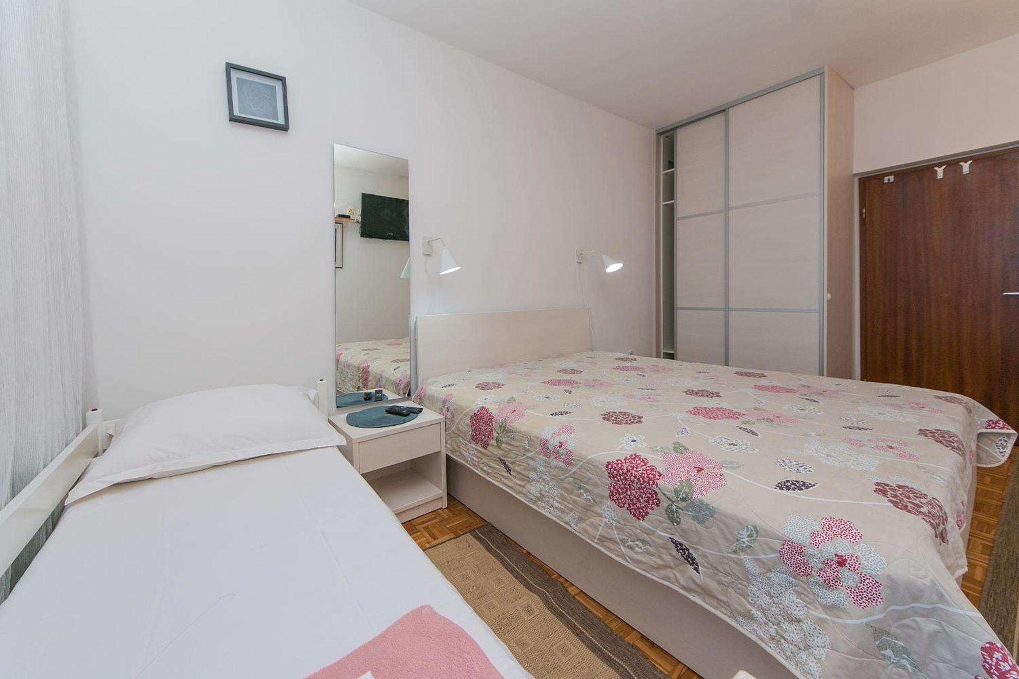 Apartments By The Sea Brist, Makarska - 15714 Podaca Phòng bức ảnh